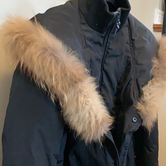 Black long puffer coat - size small - Picture 2 of 3